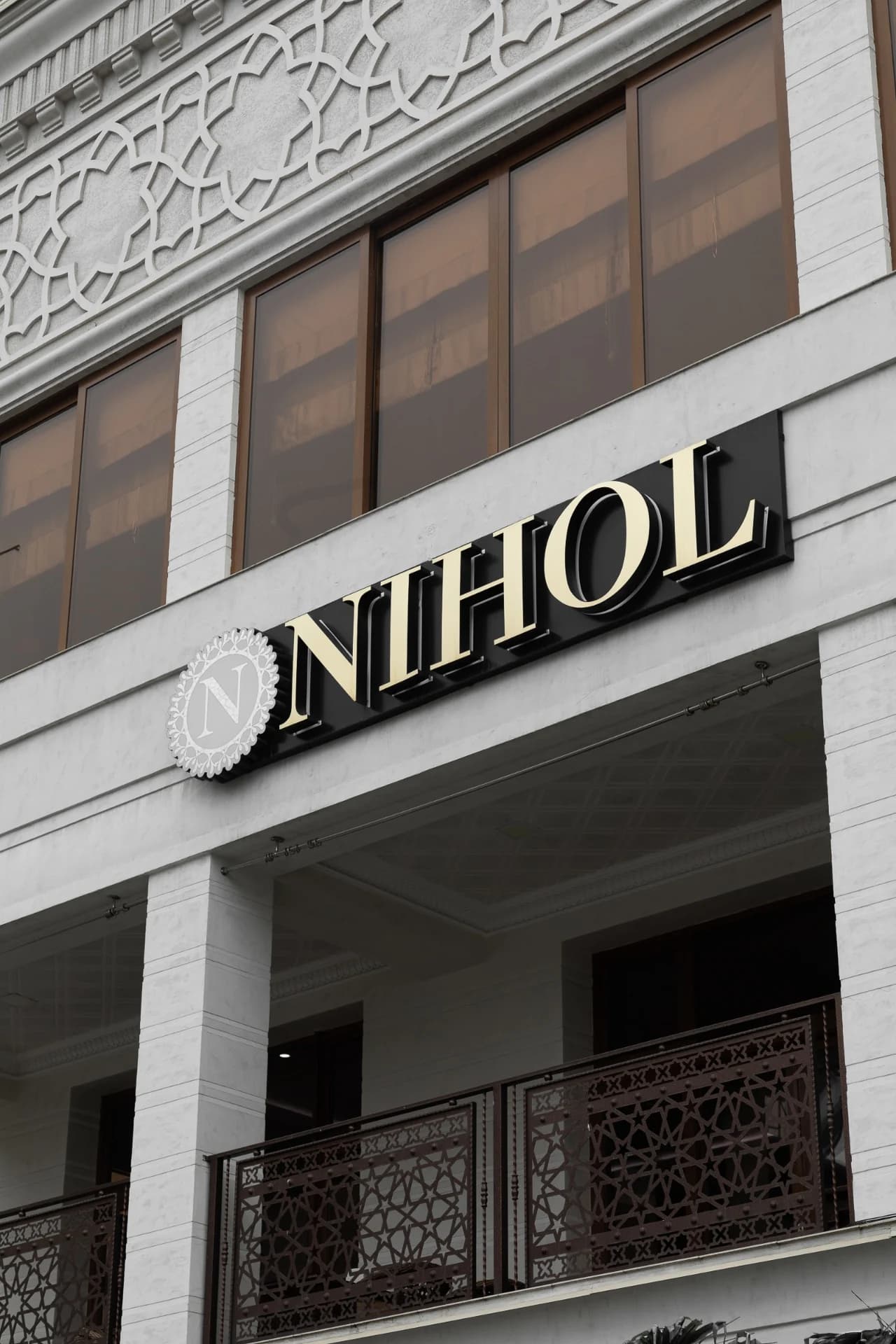 Nihol restoran ichki ko'rinishi